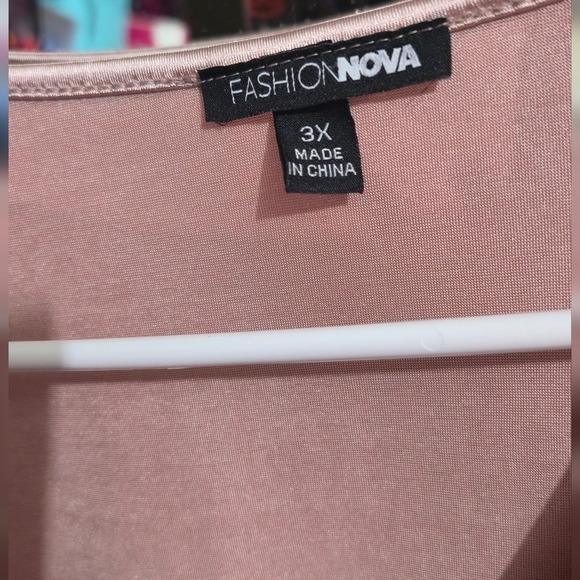 🍂🍁Fashion Nova 3x Satin Peplum Top - Picture 3 of 5